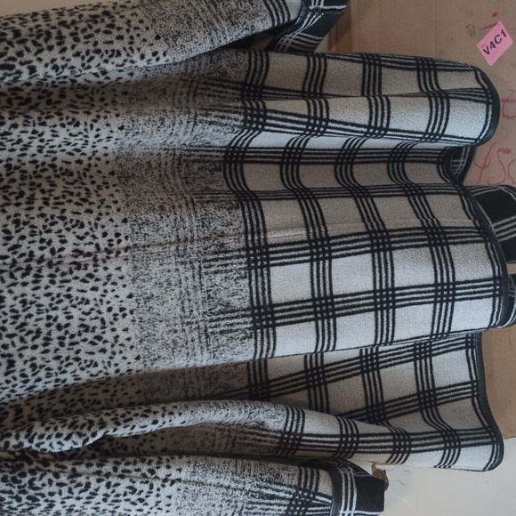 Leather trim and warm - Picture 8 of 10